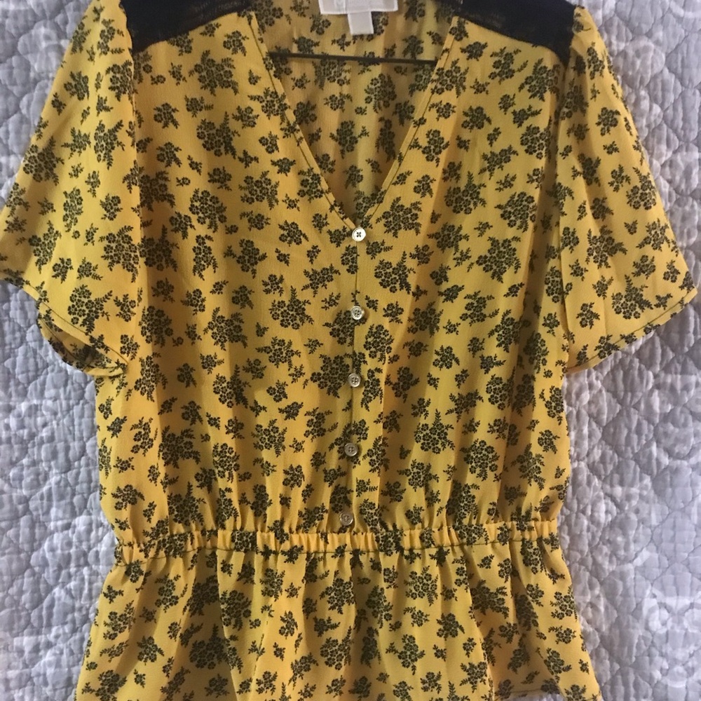 Beautiful MK blouse - Picture 6 of 12